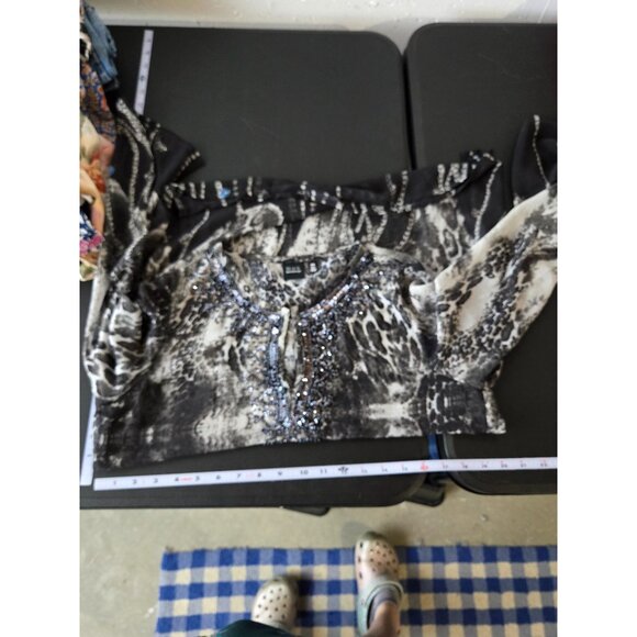 Black Saks Fifth Avenue Womens Printed Keyhole Neck Tunic Blouse Size Medium - Picture 11 of 13